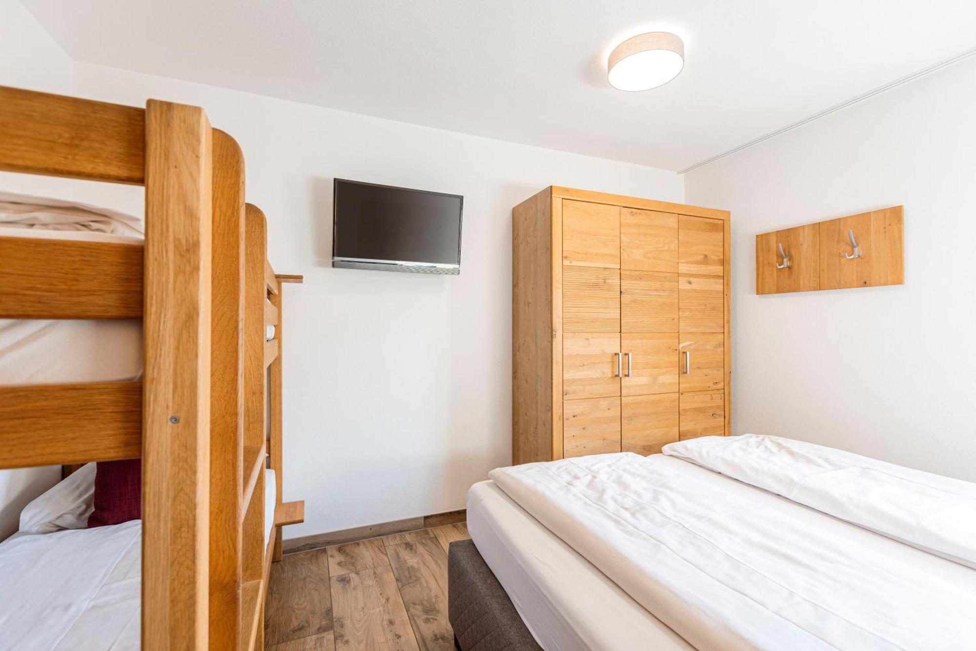 Tauernsuites Mitterwirt By Alps Resorts Piesendorf Room photo