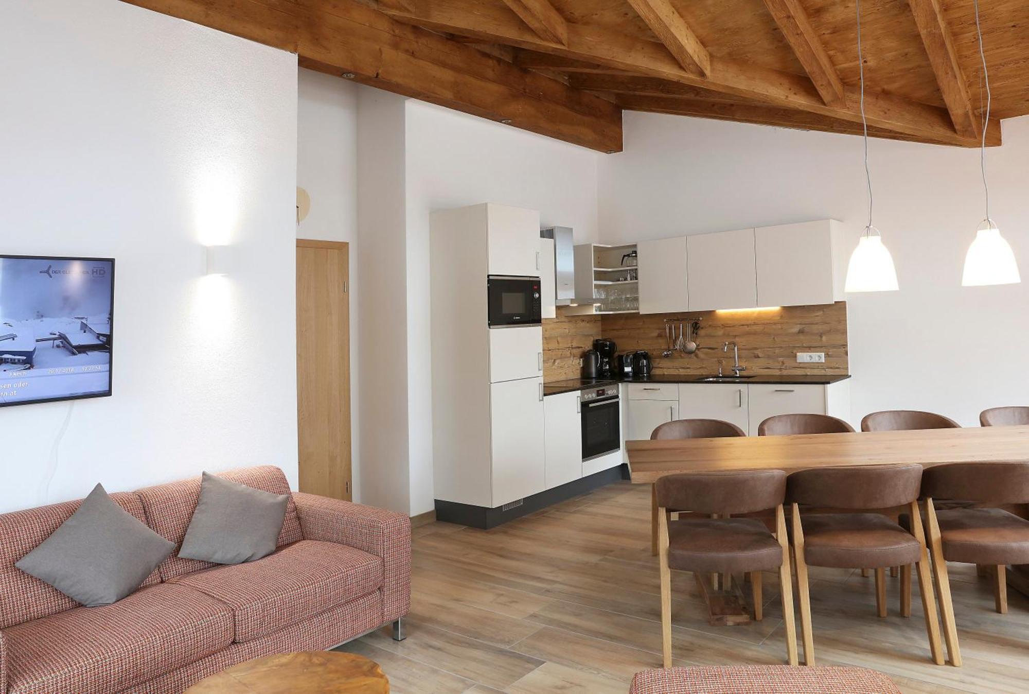 Tauernsuites Mitterwirt By Alps Resorts Piesendorf Room photo