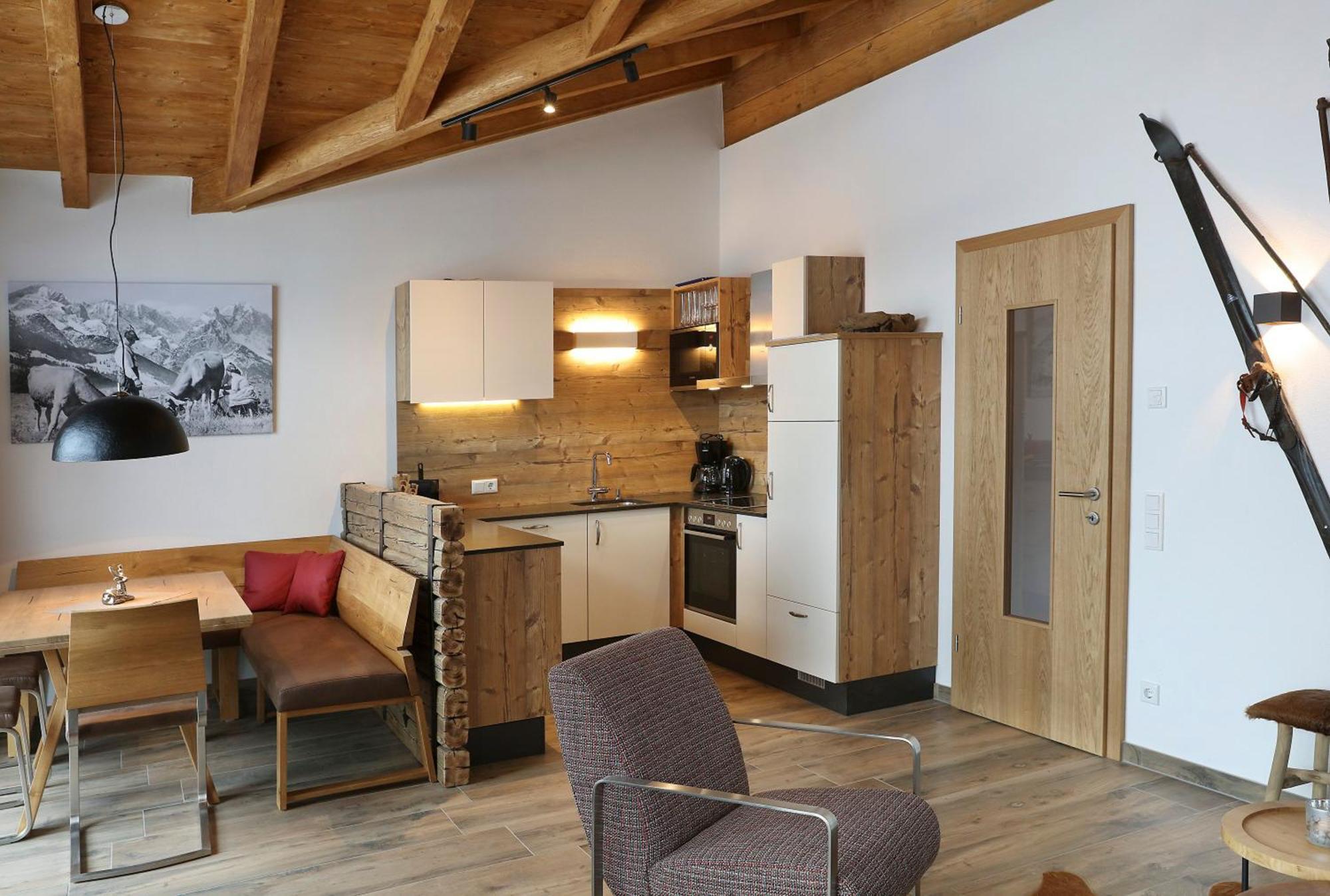 Tauernsuites Mitterwirt By Alps Resorts Piesendorf Room photo